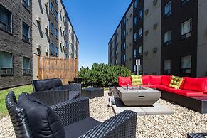 Travelodge by Wyndham Edmonton West