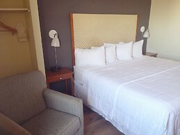 Travelodge by Wyndham Edmonton West