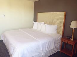 Travelodge by Wyndham Edmonton West