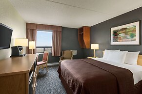 Travelodge by Wyndham Edmonton West
