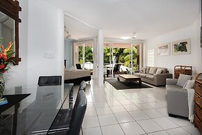 Golden Sands Beachfront Apartment Resort