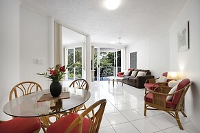 Golden Sands Beachfront Apartment Resort