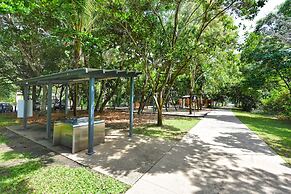 Golden Sands Beachfront Apartment Resort