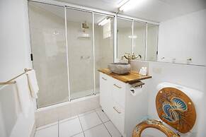 Golden Sands Beachfront Apartment Resort