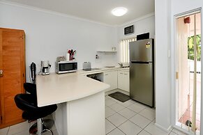 Golden Sands Beachfront Apartment Resort