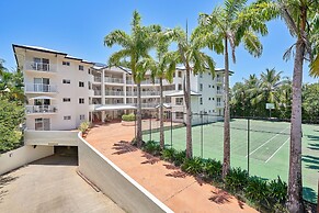 Golden Sands Beachfront Apartment Resort