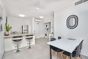 Golden Sands Beachfront Apartment Resort