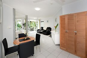 Golden Sands Beachfront Apartment Resort