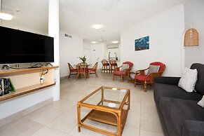 Golden Sands Beachfront Apartment Resort