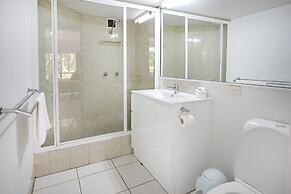 Golden Sands Beachfront Apartment Resort