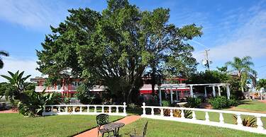 Days Inn by Wyndham Fort Myers Springs Resort