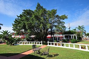 Days Inn by Wyndham Fort Myers Springs Resort