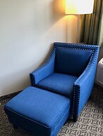 Hilltop Inn by Riversage