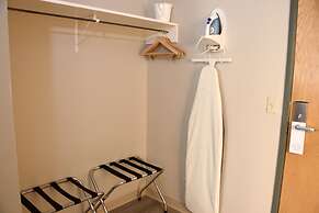 Hilltop Inn by Riversage