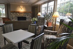 Hilltop Inn by Riversage