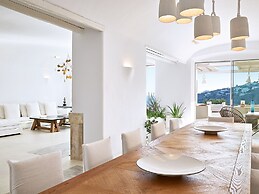 Mykonos Blu, A Grecotel Resort To Live