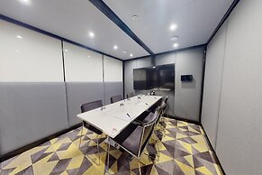 Village Hotel Cardiff