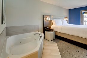 Holiday Inn Express Hotel & Suites Branson 76 Central by IHG