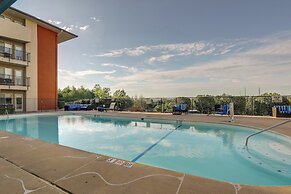 Holiday Inn Express Hotel & Suites Branson 76 Central by IHG