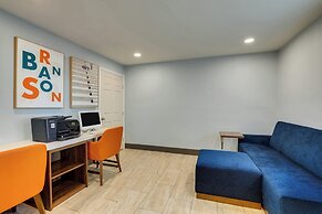 Holiday Inn Express Hotel & Suites Branson 76 Central by IHG