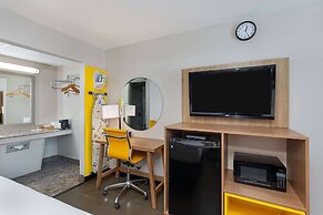 Days Inn by Wyndham Holladay