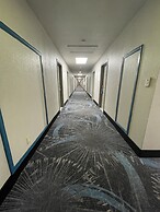 Days Inn by Wyndham Holladay