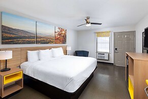 Days Inn by Wyndham Holladay