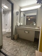 Days Inn by Wyndham Holladay