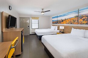 Days Inn by Wyndham Holladay