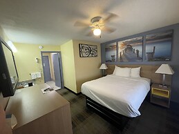 Days Inn by Wyndham Holladay