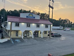 Days Inn by Wyndham Holladay