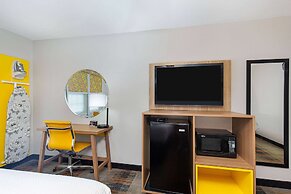 Days Inn by Wyndham Holladay