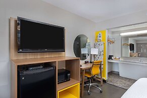 Days Inn by Wyndham Holladay