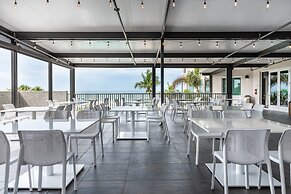 DiamondHead Beach Resort