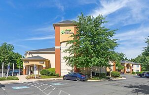 Extended Stay America Suites Washington DC Falls Church