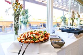 Grand Pacific Palisades