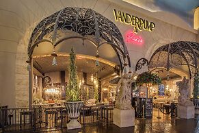 Paris Las Vegas Resort & Casino