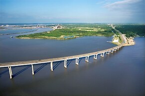 Holiday Inn Express & Suites Sulphur (Lake Charles) by IHG