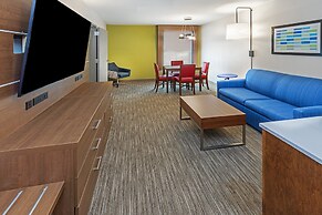 Holiday Inn Express & Suites Sulphur (Lake Charles) by IHG