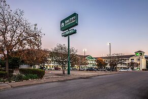 HomeTowne Studios by Red Roof Austin