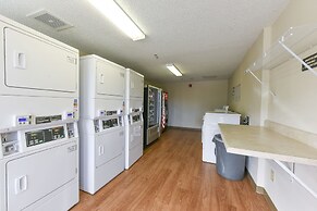 HomeTowne Studios by Red Roof Austin