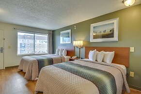 HomeTowne Studios by Red Roof Austin