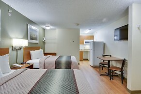 HomeTowne Studios by Red Roof Austin