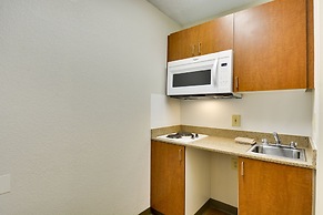 HomeTowne Studios by Red Roof Austin