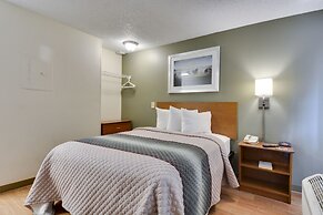 HomeTowne Studios by Red Roof Austin