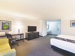 La Quinta Inn & Suites by Wyndham Austin Round Rock