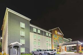 La Quinta Inn & Suites by Wyndham Austin Round Rock