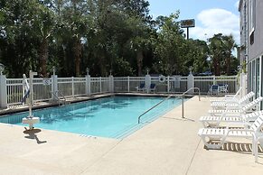 hom hotel + suites, Trademark Collection by Wyndham