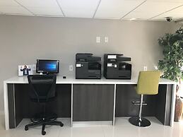 hom hotel + suites, Trademark Collection by Wyndham