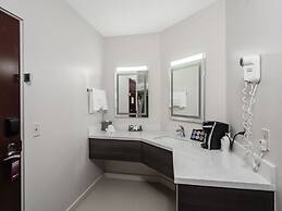 hom hotel + suites, Trademark Collection by Wyndham